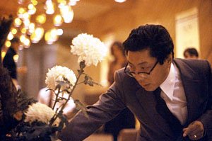 trungpa_arraging.jpg